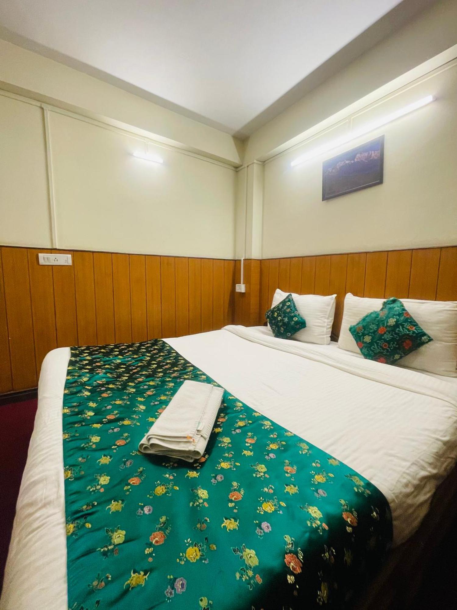 Hotel Palm Street Near Taj Agra  Luaran gambar